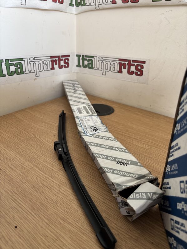 Wiper blade left - 51759104 - Fiat Grande Punto Evo