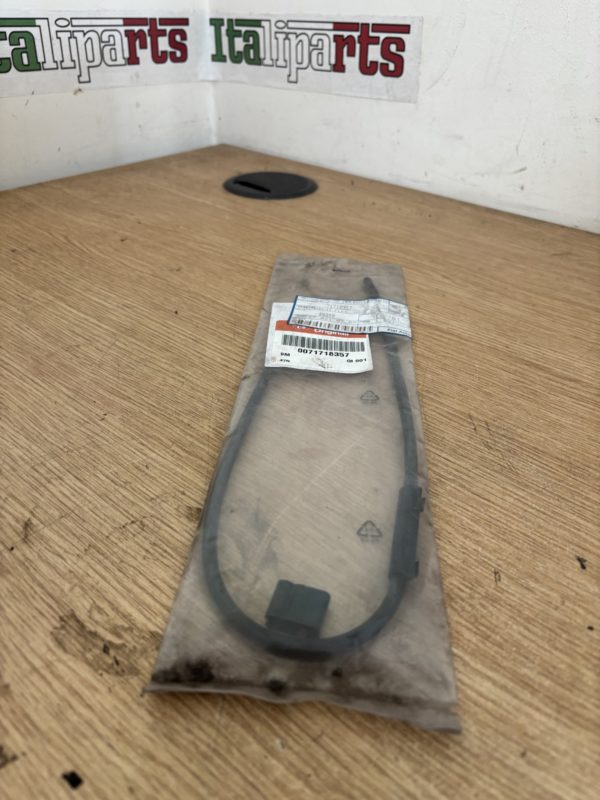 Windscreen wiper hose - 71718357 - Alfa Romeo GTV Spider