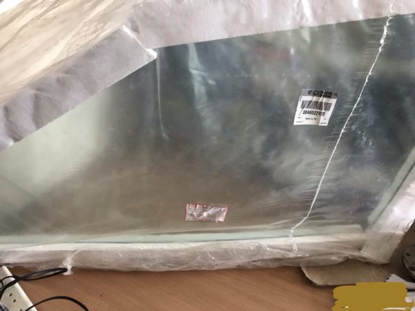 Door glass N/S/F front left three door - 46522975 - Fiat Punto 2001-2012 **COLLECTION ONLY**