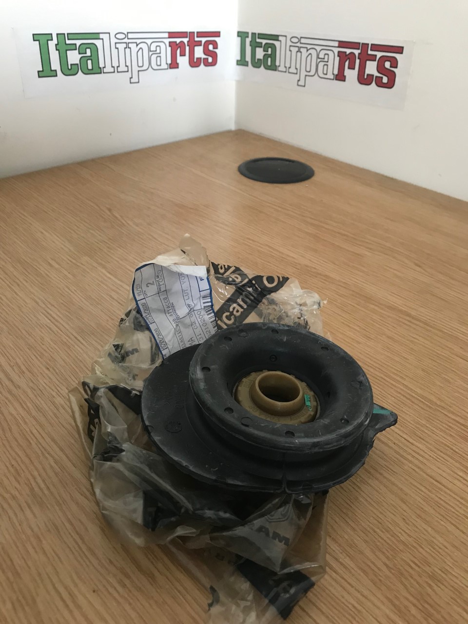 Strut top mount front 51856857 Fiat 500 Panda 20042012 Punto 1999