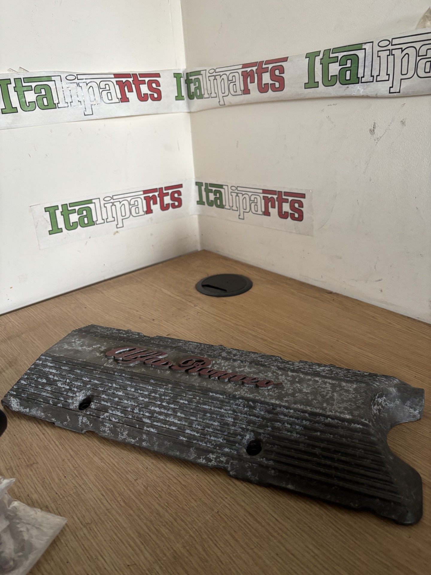 Engine cover - 60628158 - Alfa Romeo 147 156 GTV Spider 166 **used part**