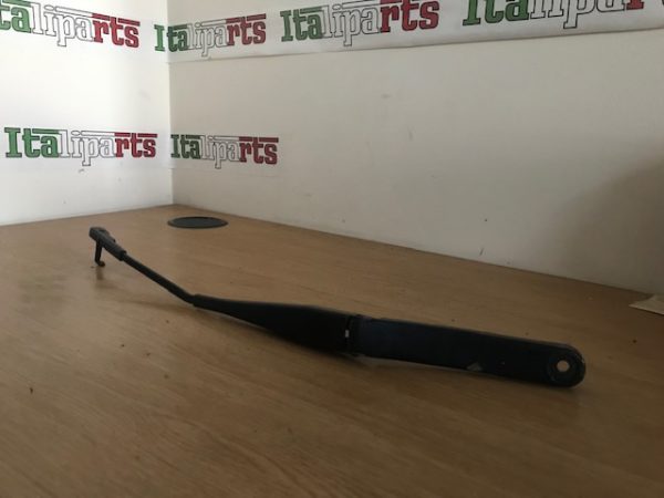 Wiper arm right - 156059915 - Alfa Romeo GT **used part**