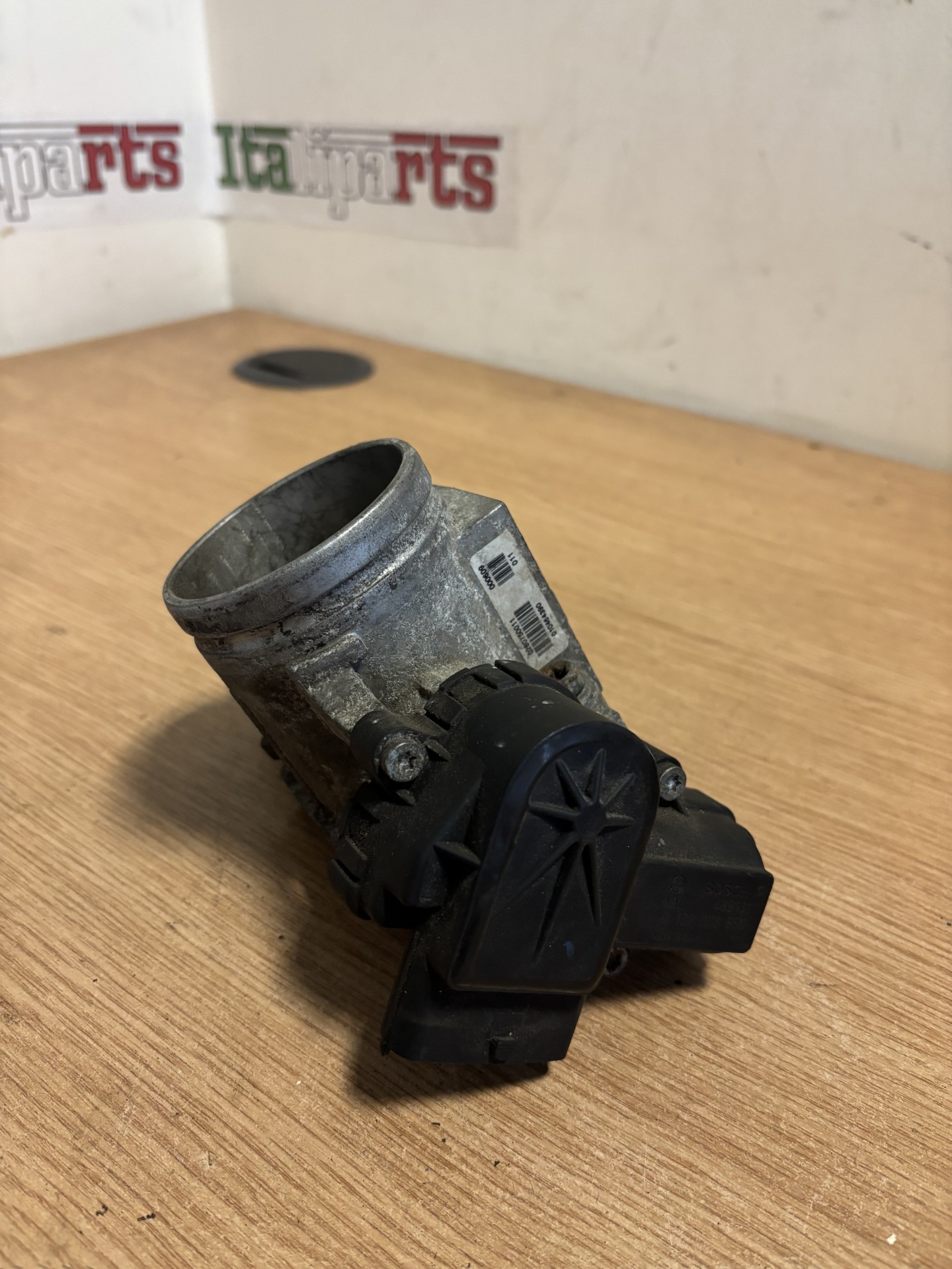 Throttle body and idle actuator - Bosch 0132 008 650 and 0280 0750 011- Alfa Romeo 147 156 166 2.0 **used parts**
