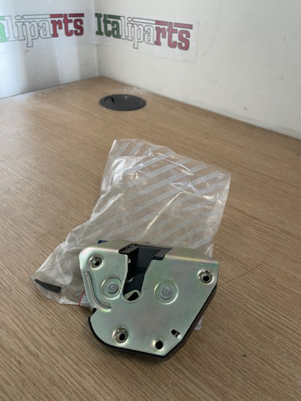 Door lock right - 1494922080 - Fiat Ulysse & Lancia Phedra