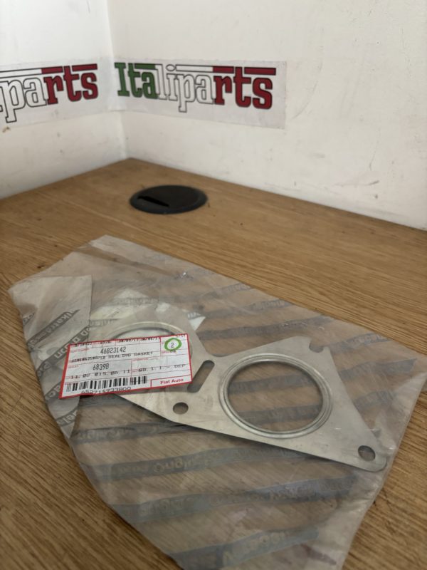 Exhaust manifold gasket - 46823142 - Alfa Romeo 147 GT 156 166 GTV Spider