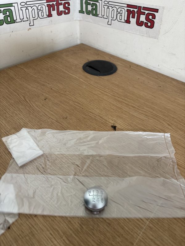 Gear knob top cap only - 55346345 - Alfa Romeo Giulietta