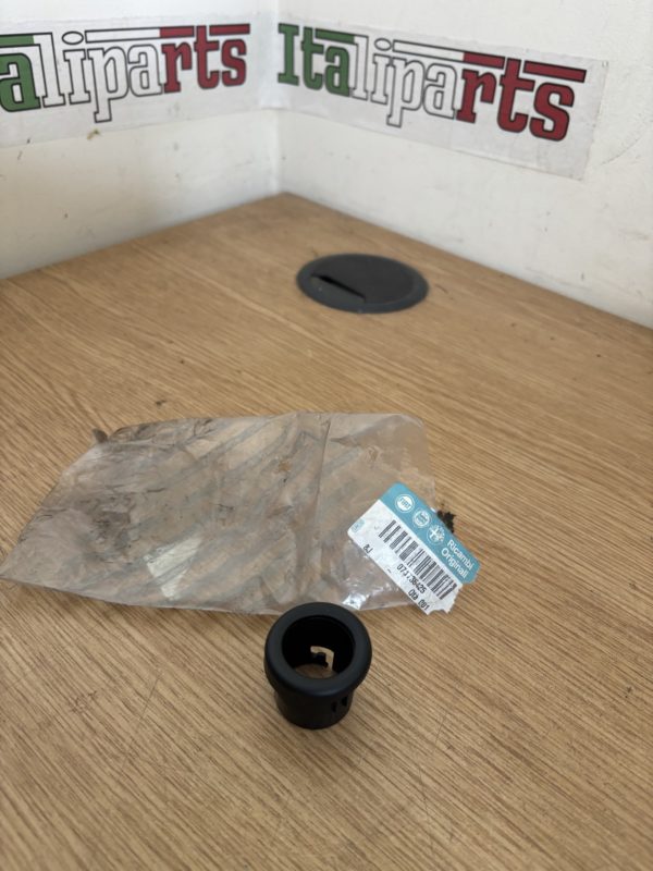 Collar for parking sensor - 71736425 - Alfa Romeo GT