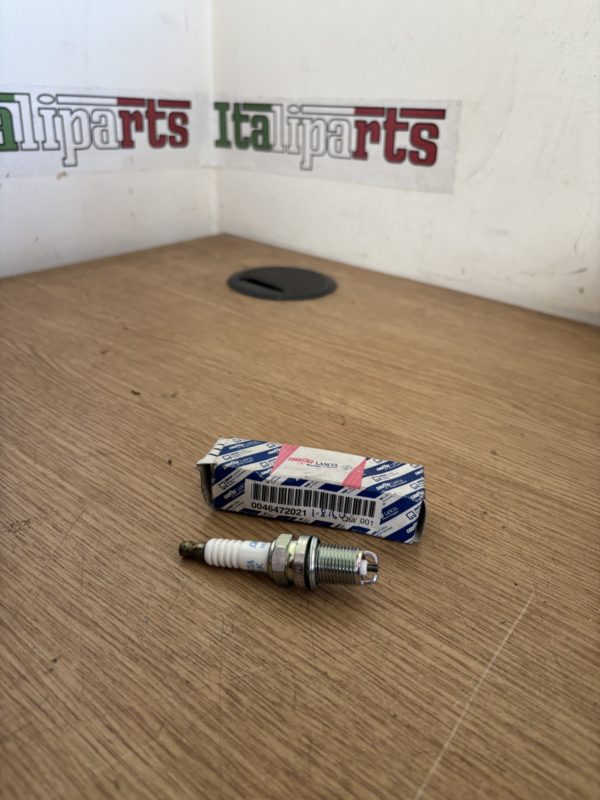 Spark plug - 46472021 46463801 - Fiat Barchetta Brava Bravo Coupe Marea Punto 1999-2003 Stilo 1.4/1.6/1.8/2.0