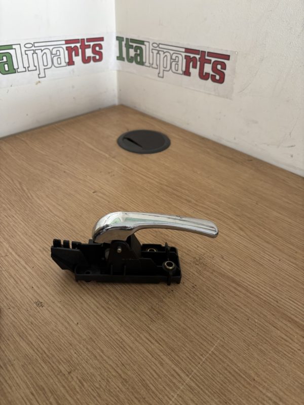 Interior door handle - A739 - Alfa Romeo 166 **used part**