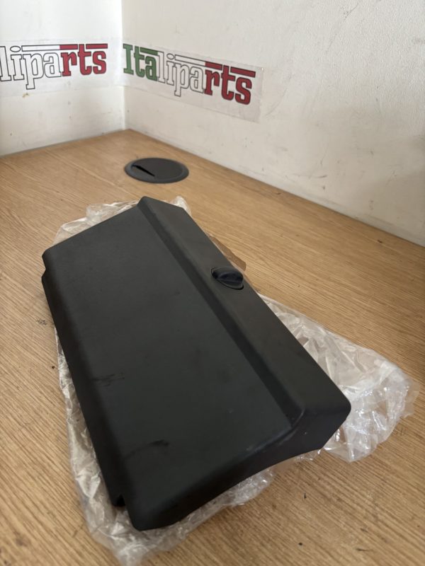 Fuse box cover - Alfa Romeo 75 **used part**