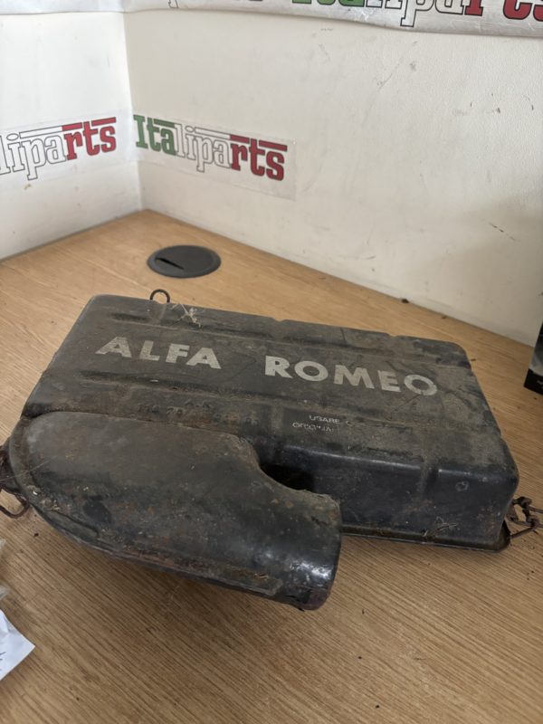 Air box lid - 11678 08 010 01 - Alfa Romeo 90 2.5 TD **used part**