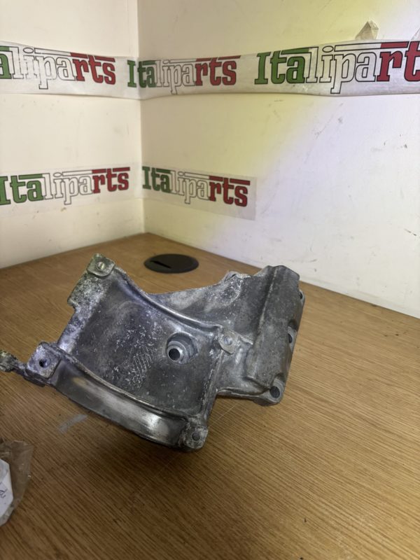 Bracket - 60629422  60814575 - Alfa Romeo 145 146 147 156 166 Spider GTV GT  **used part**