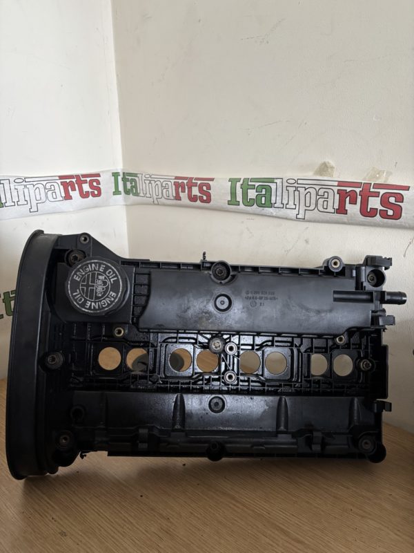 Cam cover with oil cap - Bosch 0280 620 526 - Alfa Romeo 147 156 GT GTV Spider 166 **used part**