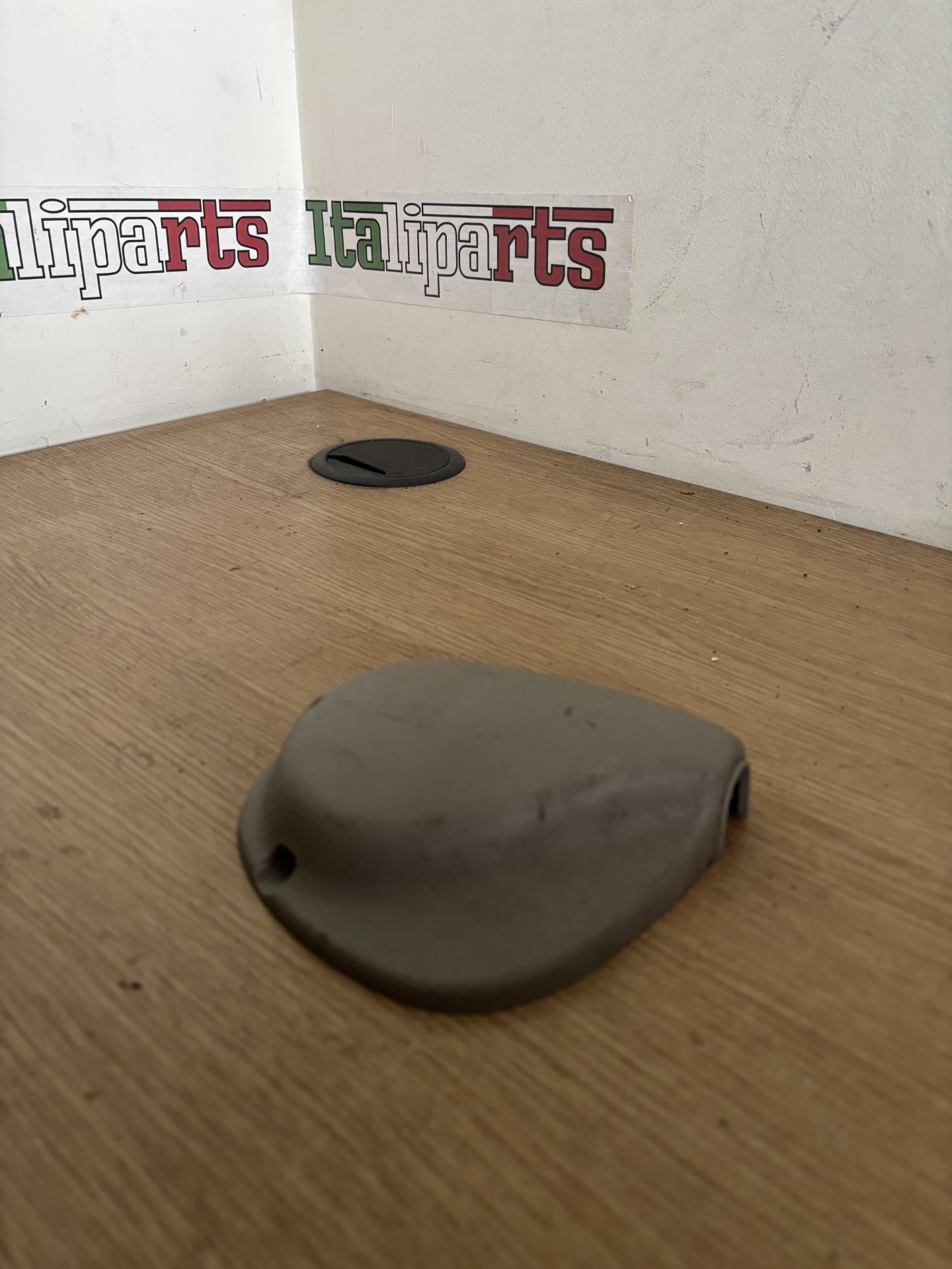 Front seat trim DX right piece beige - 10198900001 - Alfa Romeo 166 **used part**