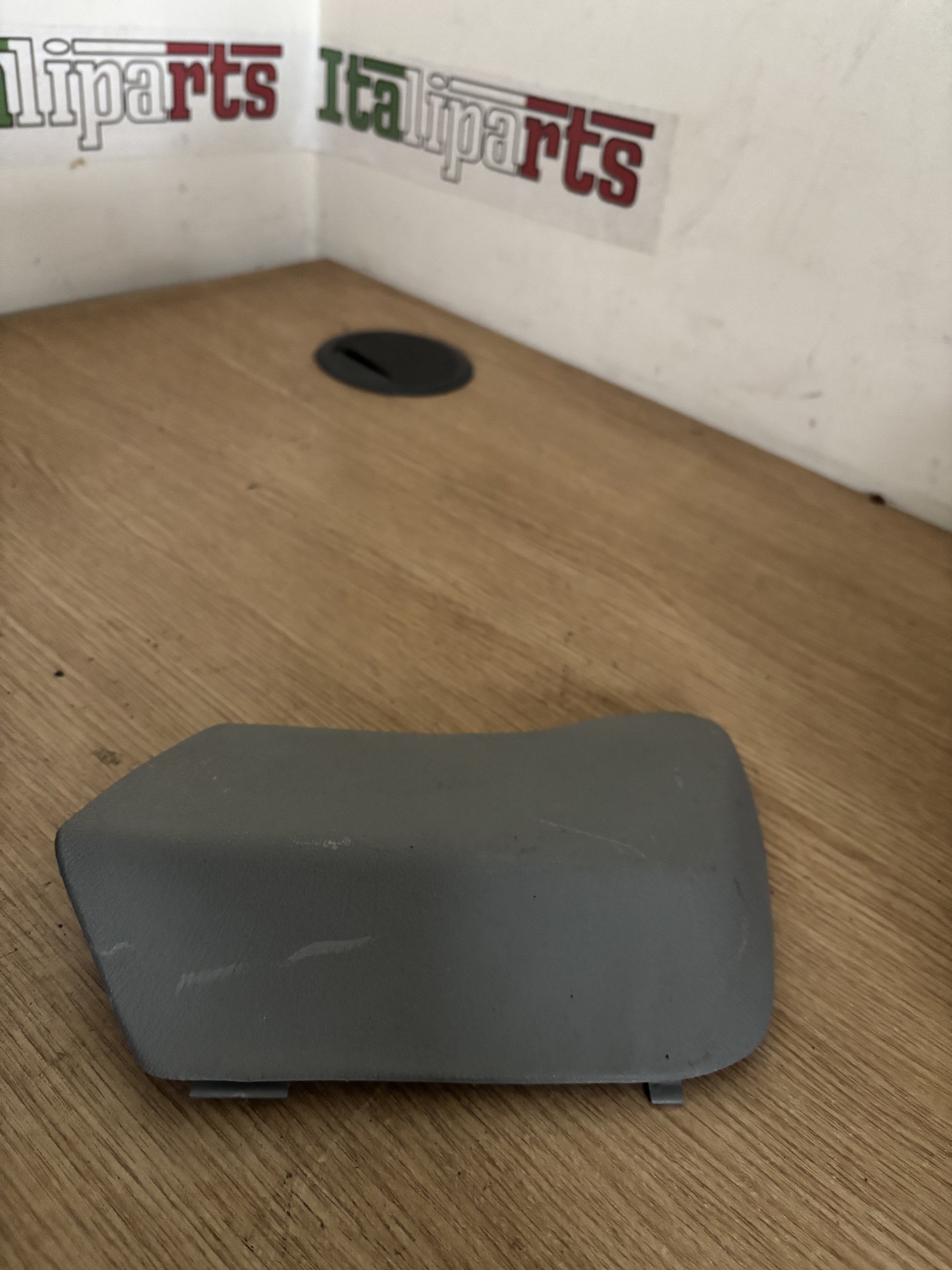 Front seat trim SX - 124569000.02 - Alfa Romeo 166 **used part**