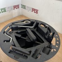 Tool kit - 60622205 - Alfa Romeo 147 156 GT **used part missing pieces**