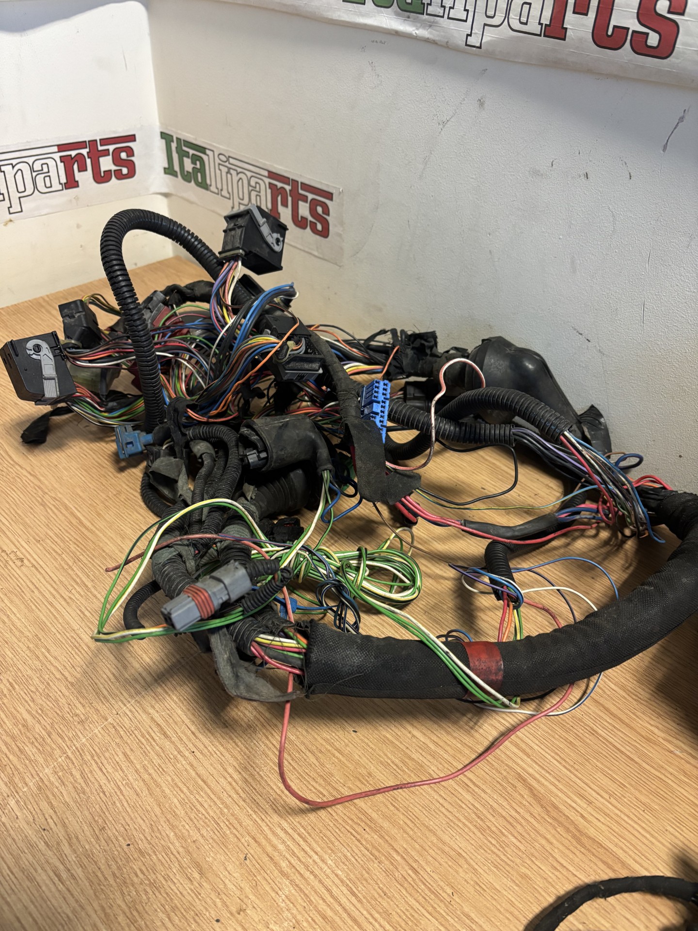 Engine wiring loom - 60659371 - Alfa Romeo 166 **used part, no climate control part**