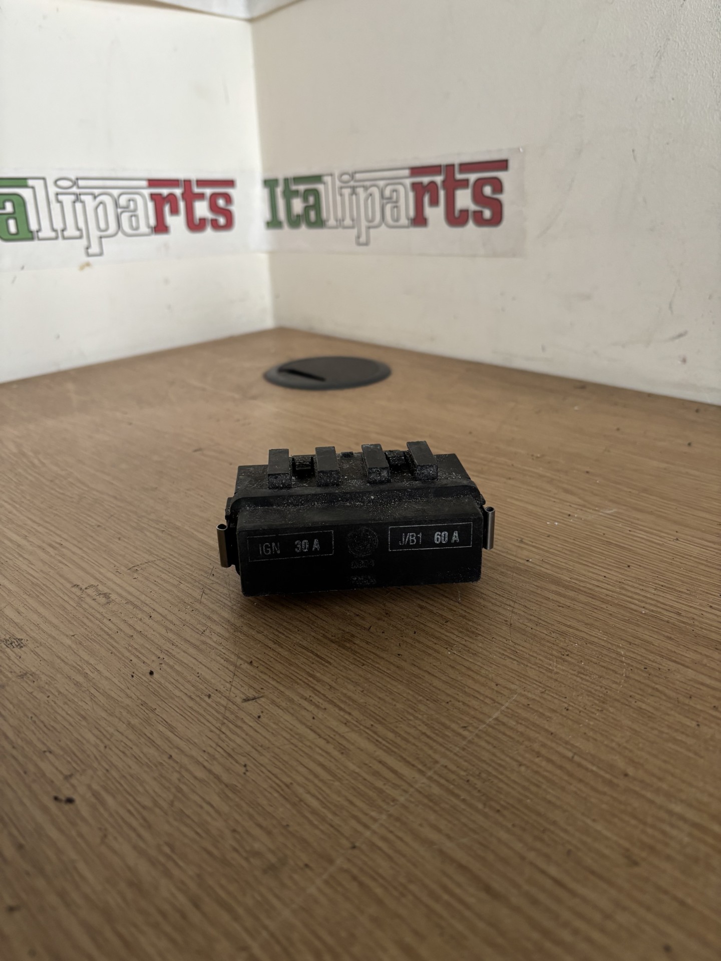 Ignition fuse holder - A878 - Alfa Romeo 166 **used part**