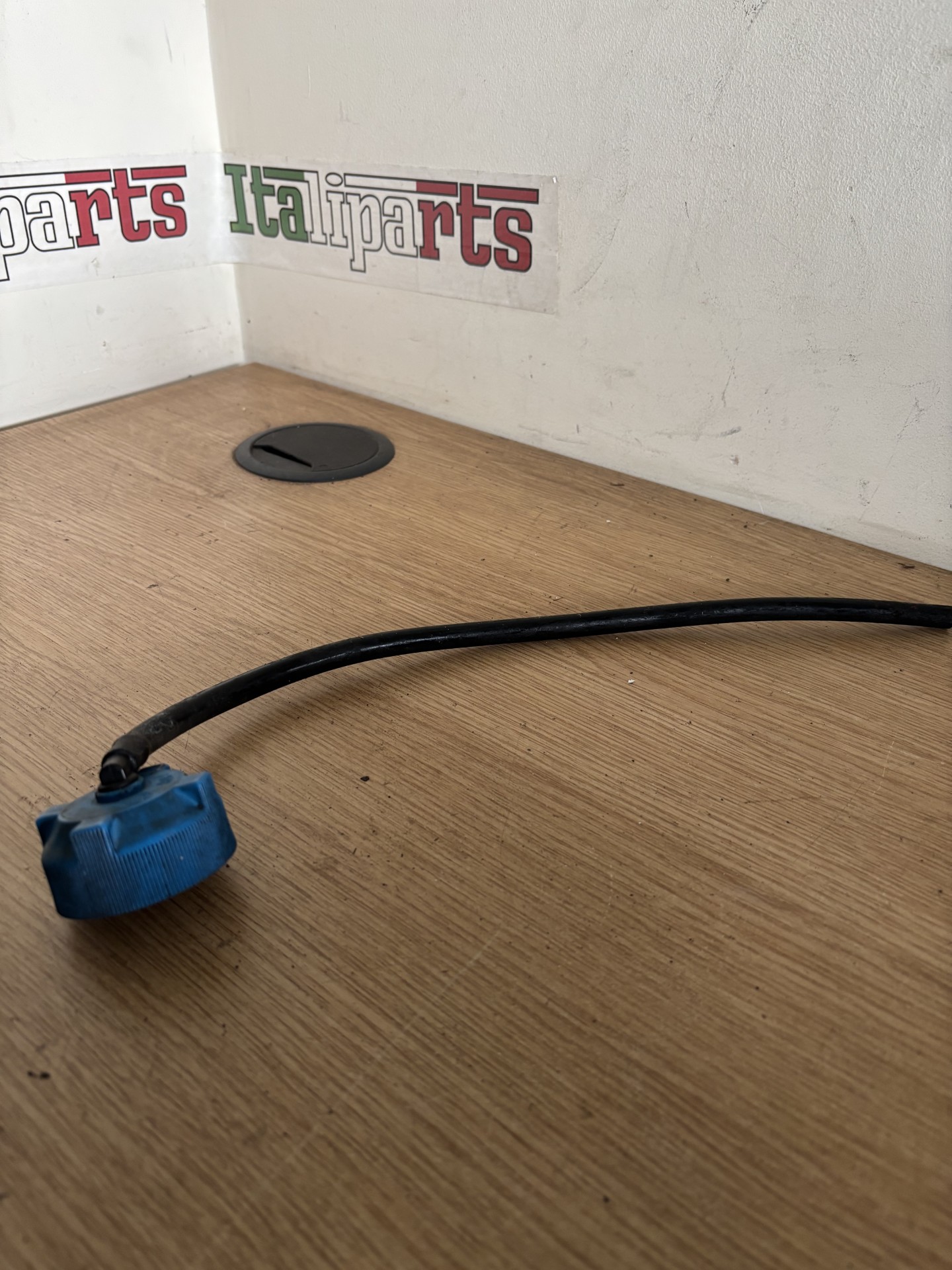 Coolant tank cap - A878 - Alfa Romeo 166 **used part**