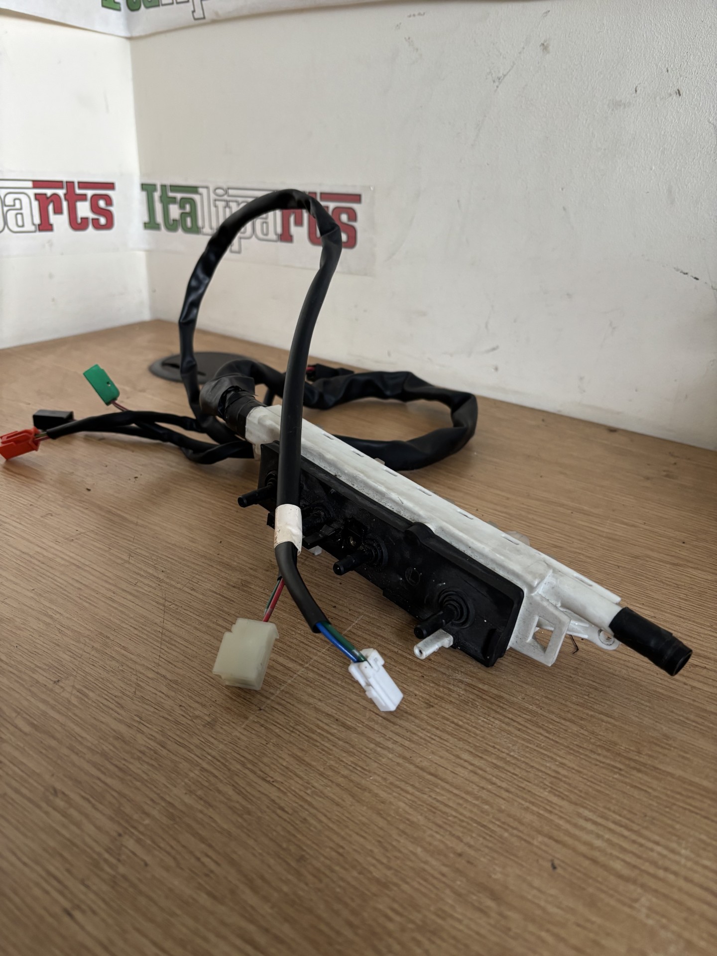 Electric seat wiring front left - B836 SX PB GF30 - Alfa Romeo 166 **used part no switch covers**