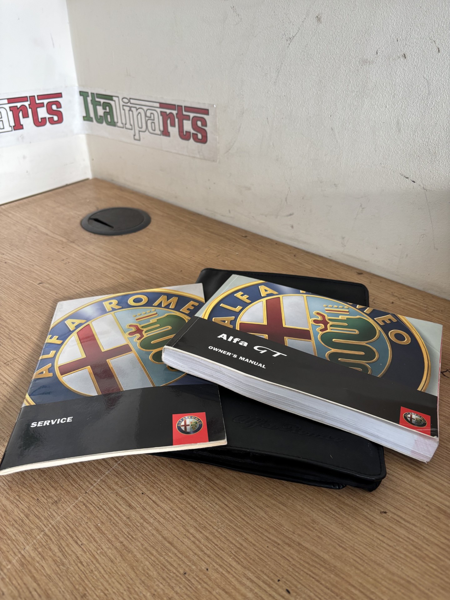 Handbook and wallet - Alfa Romeo GT **used**