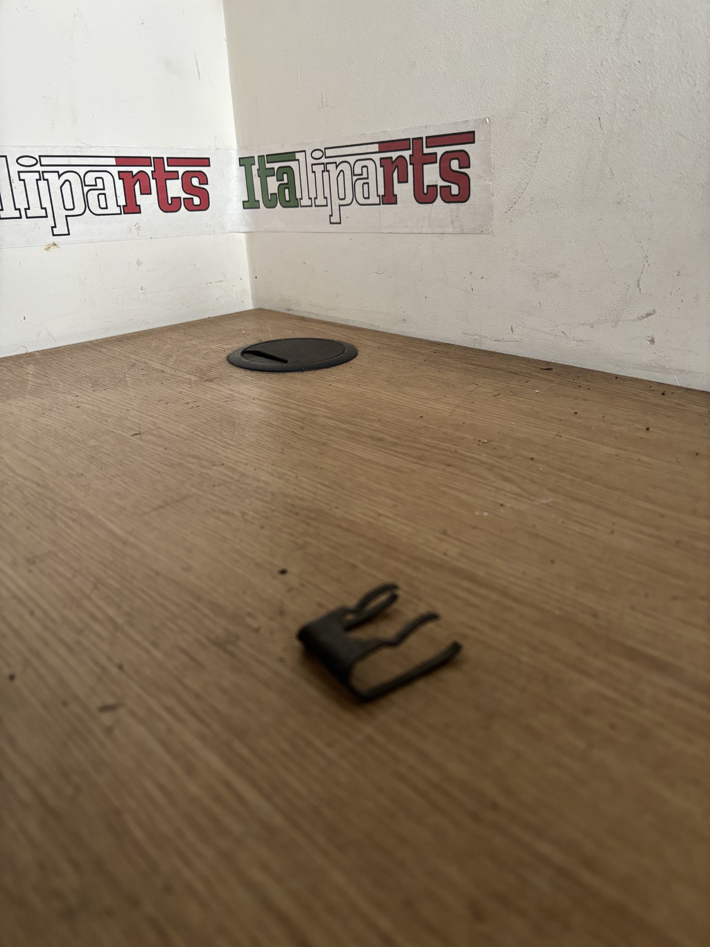 Headlight washer clip - Alfa Romeo 166 original **used part**