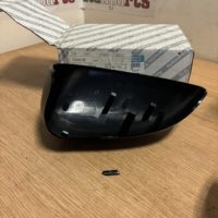 Mirror cap right - 735452185 - Fiat 500 **small part broken off see photo**