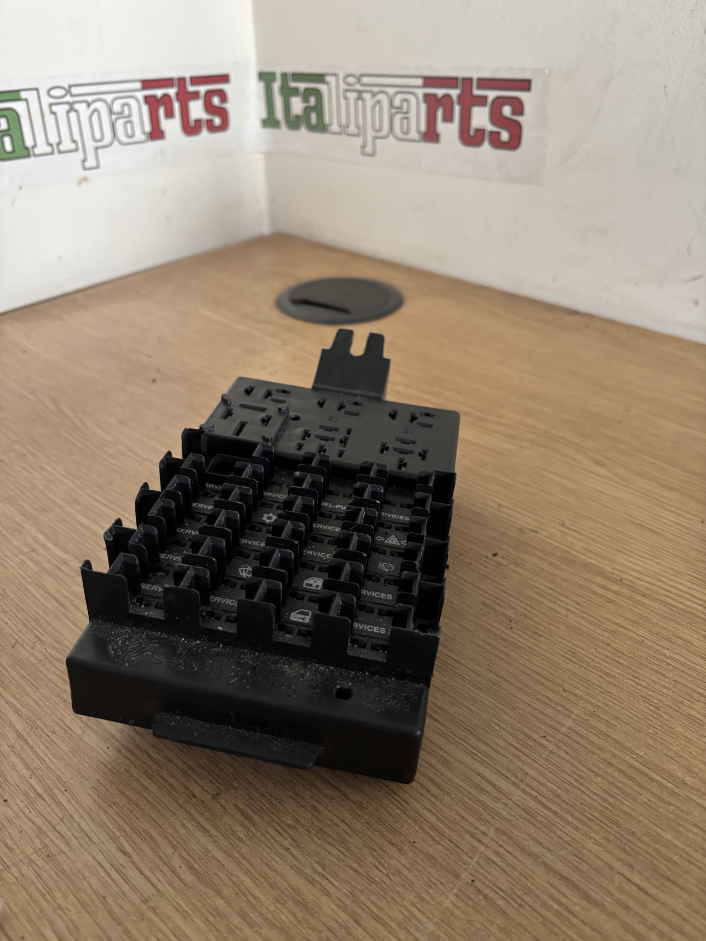 Bare fuse box - PP-T25+P5 - Alfa Romeo 166 **used part**