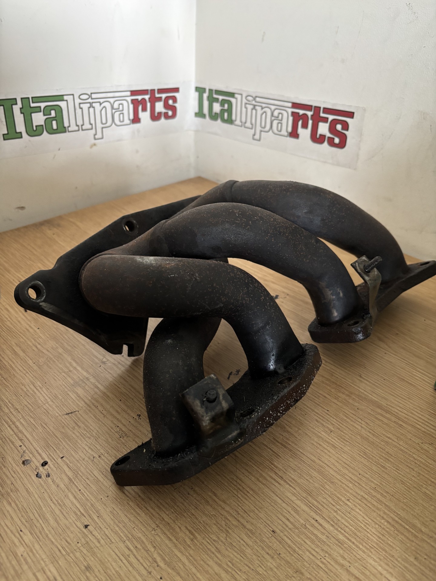 Exhaust manifold - Alfa Romeo 147 156 GTV Spider 166 2003 on 5 bolt flange **used part**